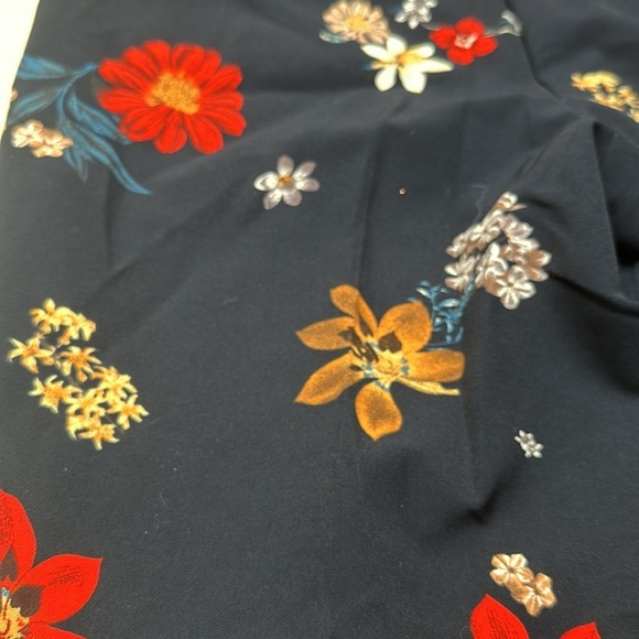 Cynthia Rowley floral dress slacks. Size 4. Black with floral print. - Picture 7 of 8